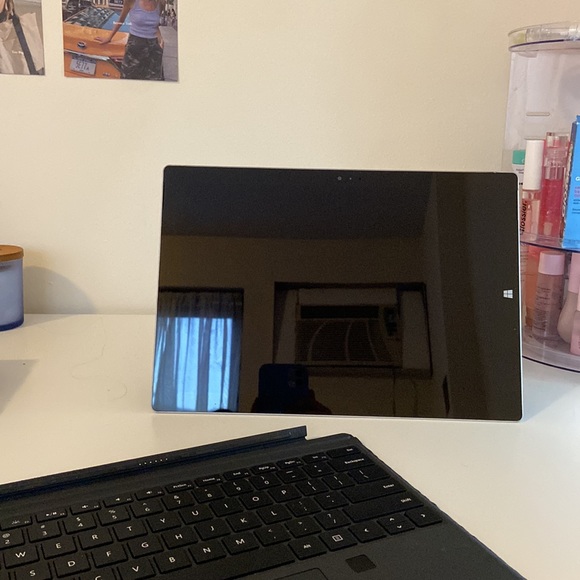 Microsoft computer - Picture 2 of 5